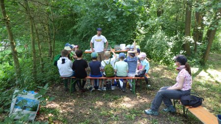 Vorstellung von Flusskrebsen auf den Natur-Erlebnis-Tagen in Hünfeld